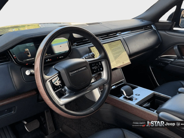 Used 2025 Land Rover Range Rover Long Wheelbase SE AWD/4WD image 31