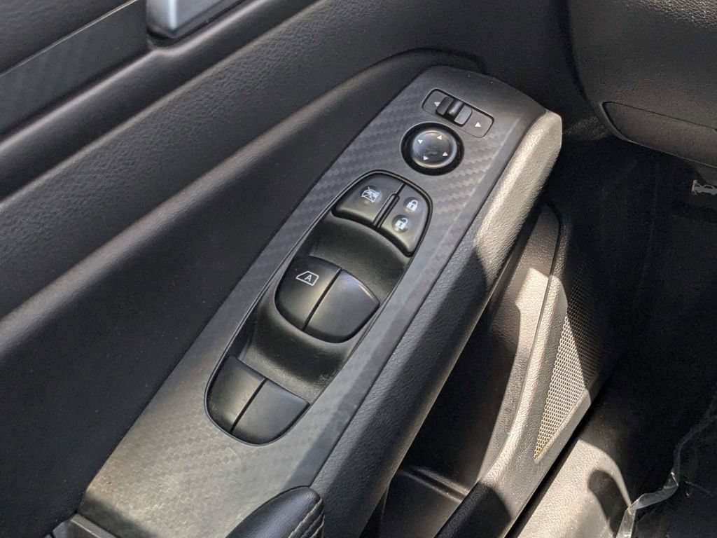 Used 2025 Nissan Altima 2.5 SV FWD image 19