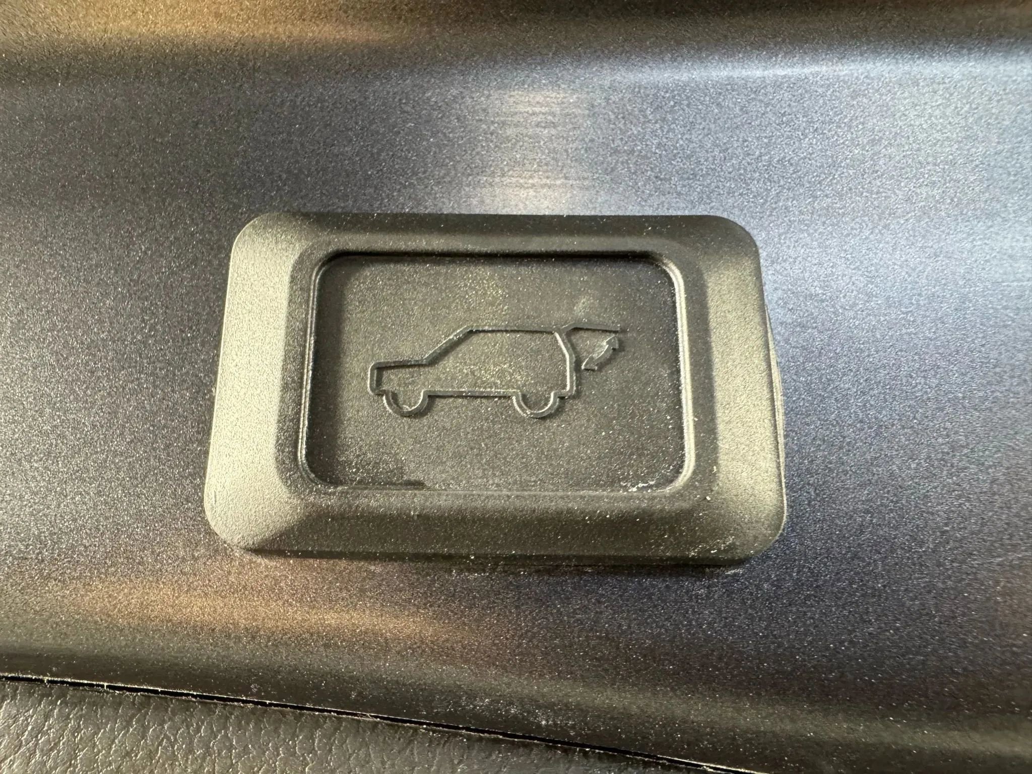 Used 2025 Toyota RAV4 Limited image 30