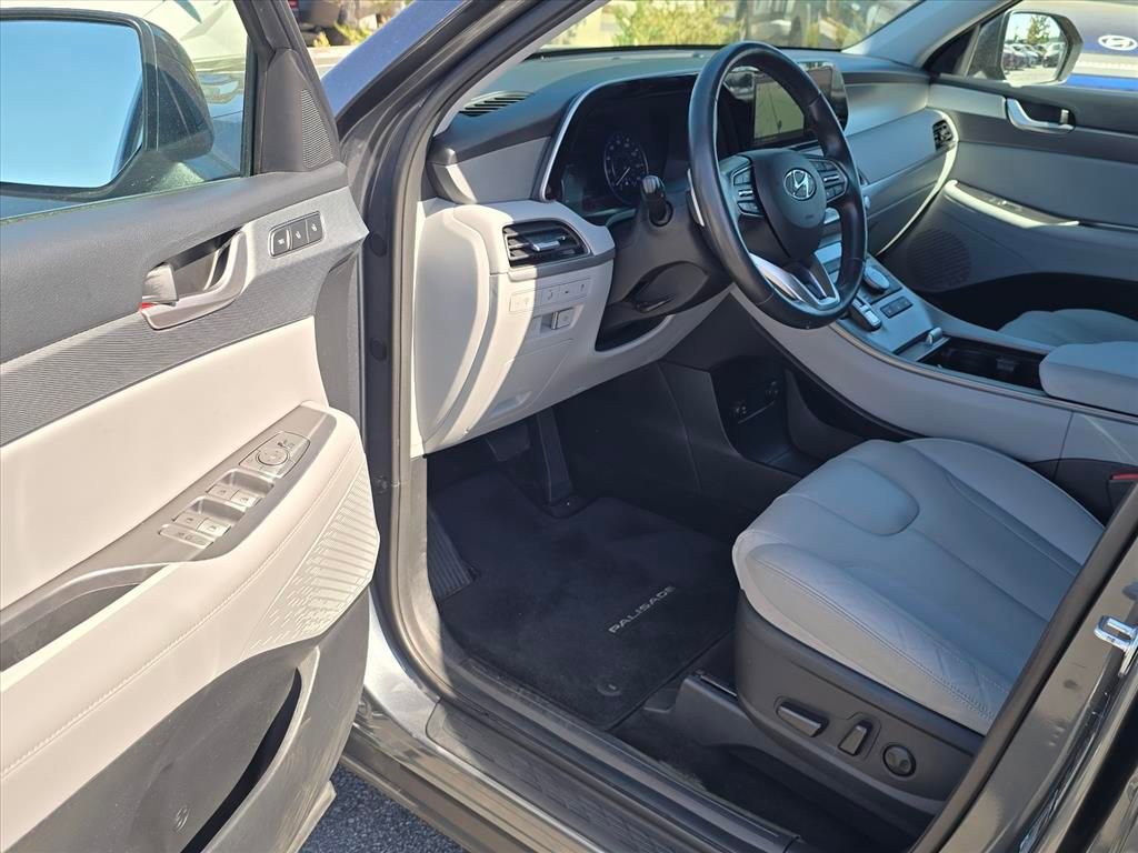 Used 2022 Hyundai Palisade SEL w/ Premium Package FWD image 9