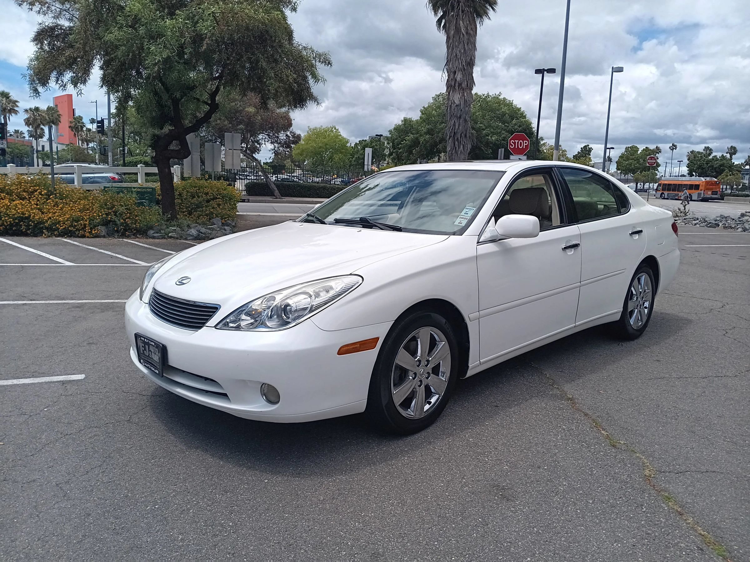 Used 2005 Lexus ES 330 FWD image 3