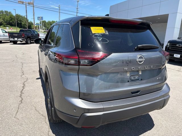 Used 2024 Nissan Rogue S AWD/4WD image 21