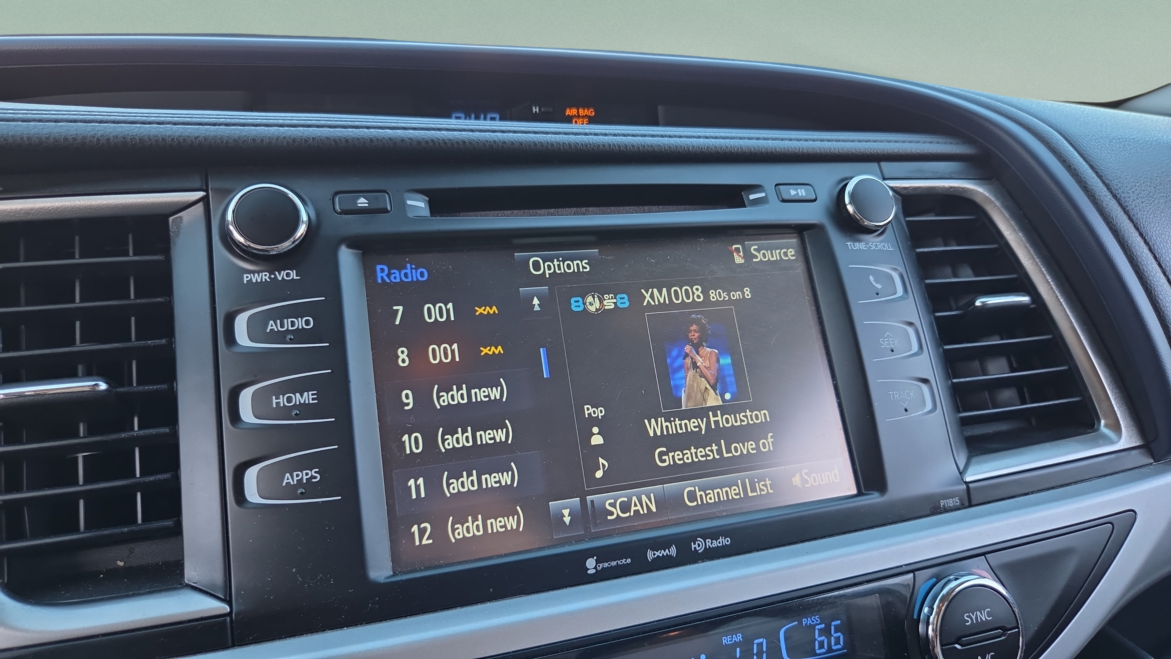 Used 2019 Toyota Highlander Plus FWD image 17