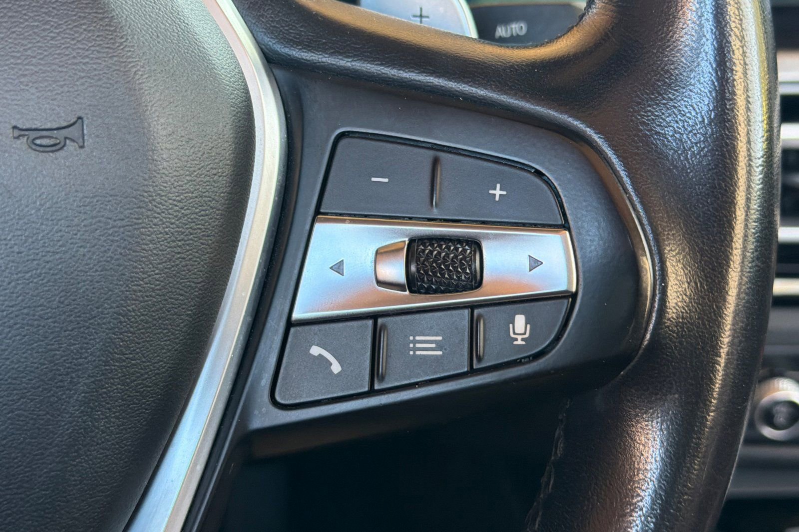 Used 2024 BMW 430i Convertible image 32