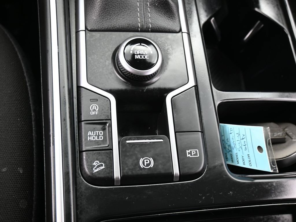 Used 2025 Kia Sorento LX image 22