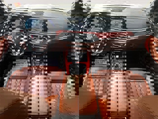 Used 2022 BMW ALPINA XB7 image 10