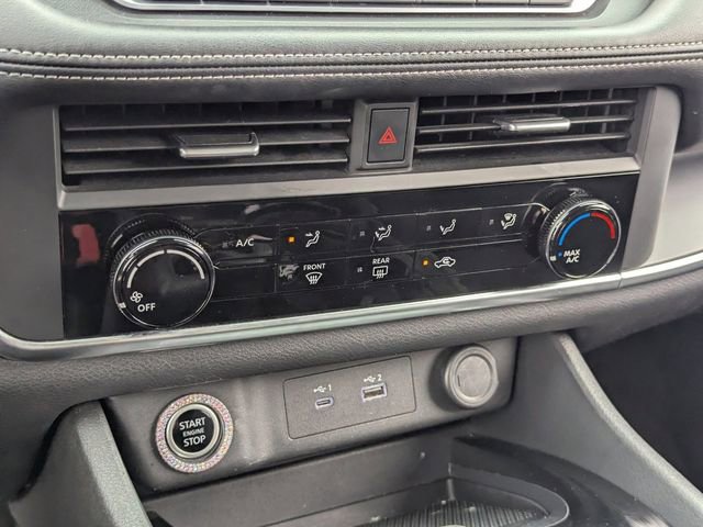 Used 2023 Nissan Rogue S image 28