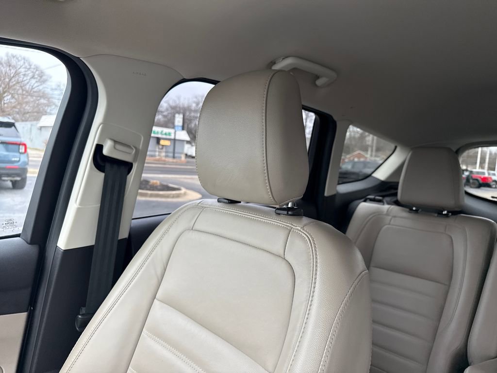 Used 2019 Ford Escape Titanium image 41