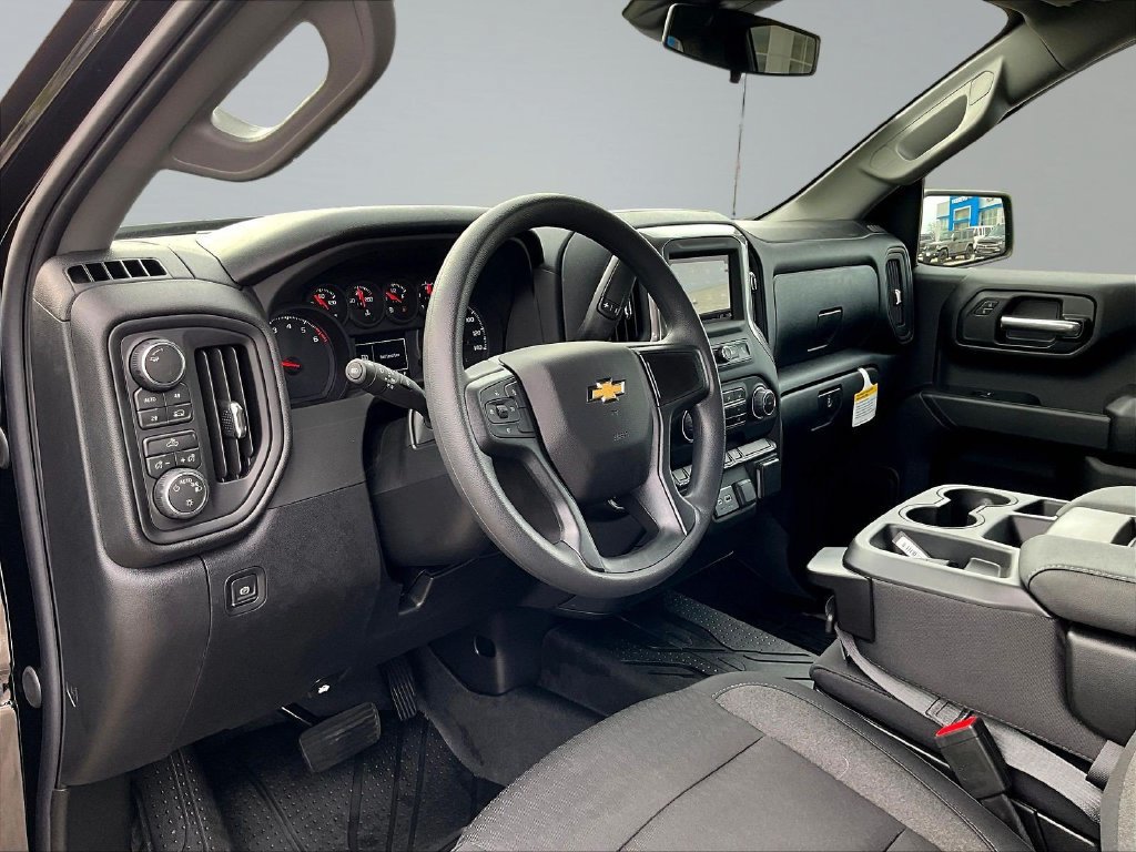 New 2026 Chevrolet Silverado 1500 Custom w/ LPO, Dark Essentials Package AWD/4WD image 20