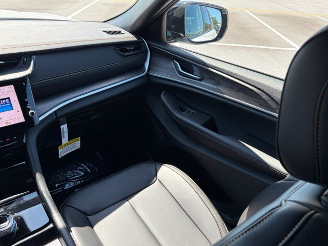 New 2026 Jeep Grand Cherokee Limited AWD/4WD image 35