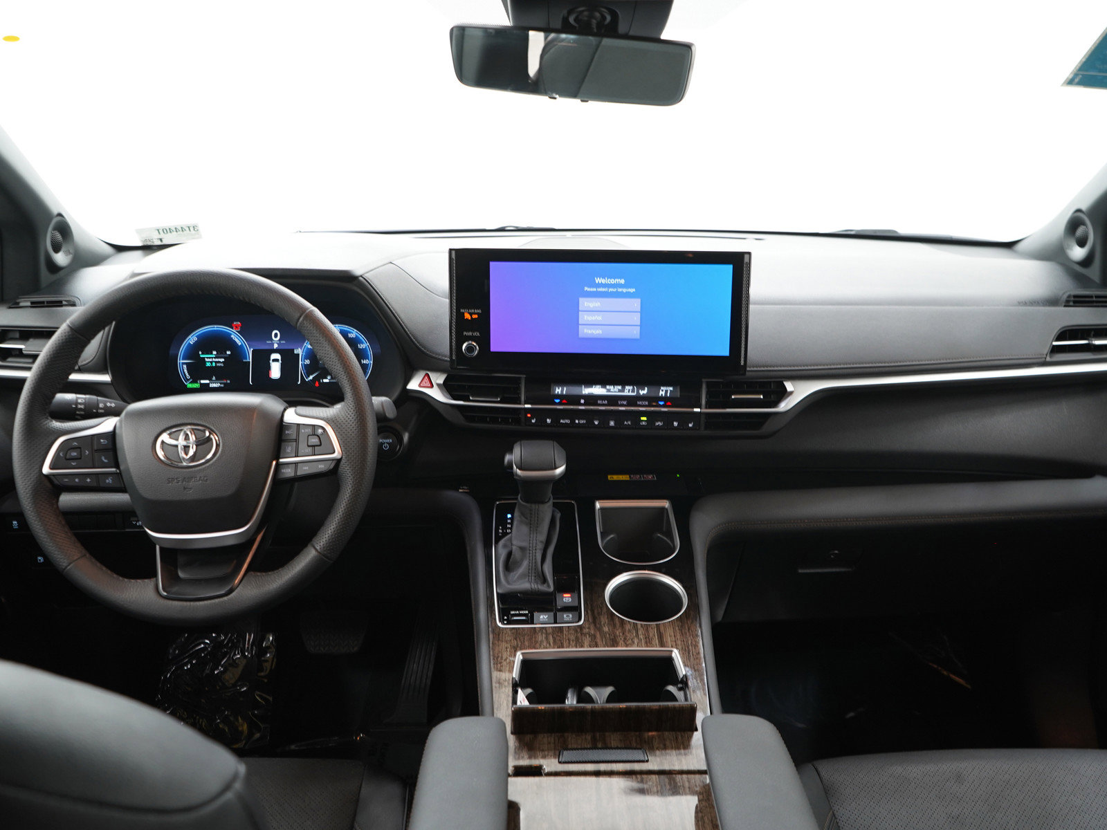 Used 2025 Toyota Sienna Limited image 18
