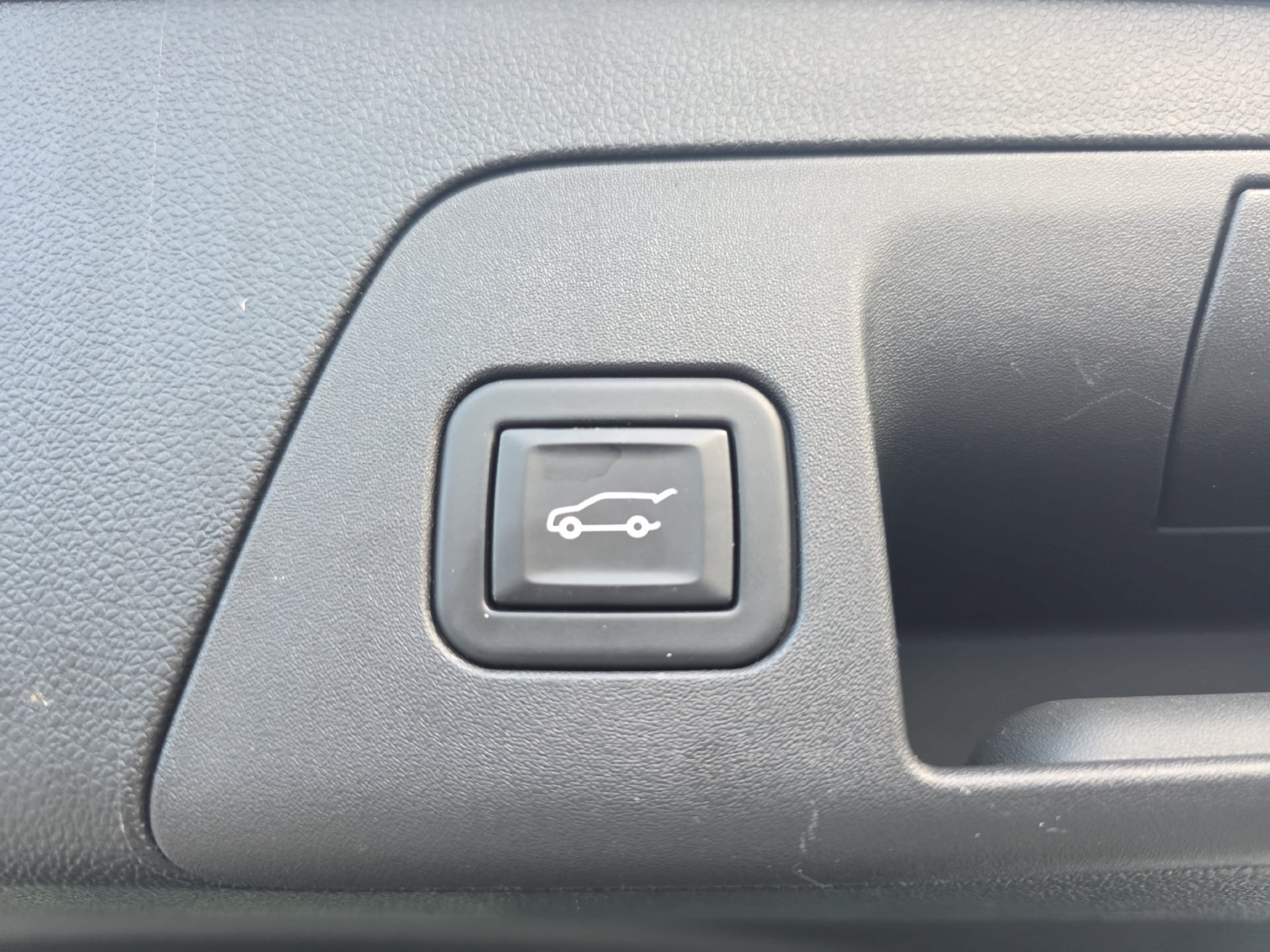 Used 2023 Buick Envision Essence FWD image 13