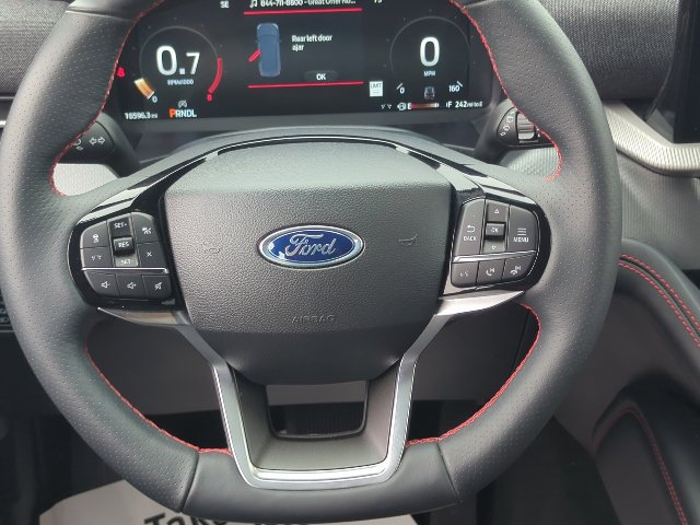 Used 2026 Ford Explorer ST-Line w/ ST-Line Street Pack AWD/4WD image 8