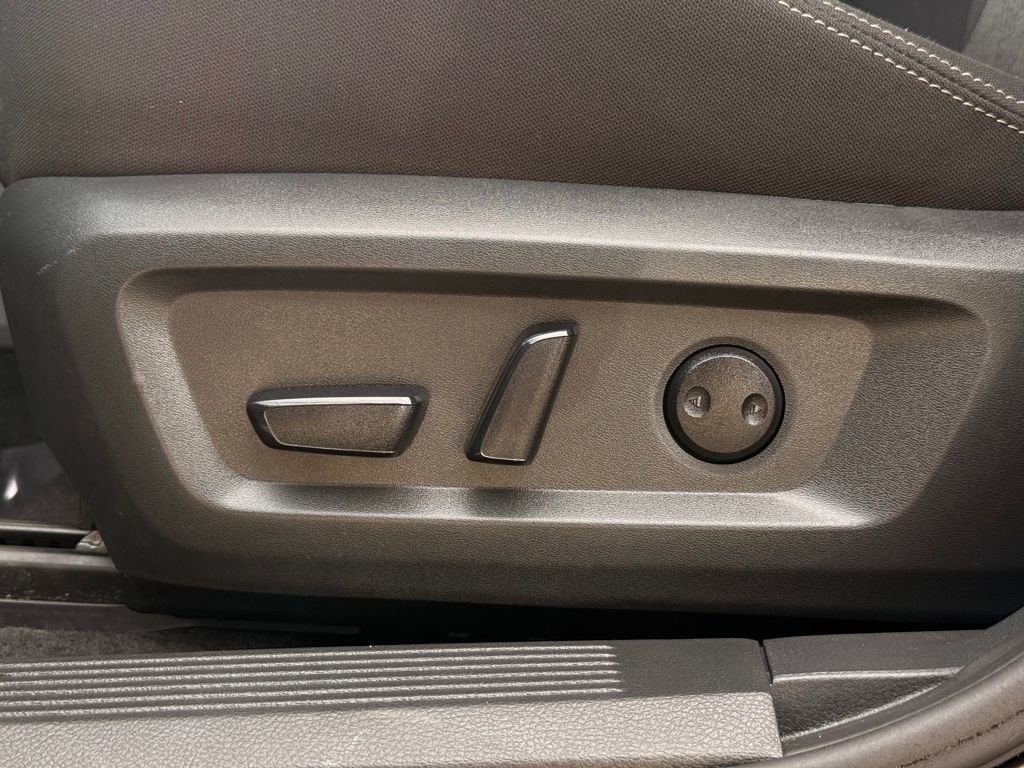 Used 2026 Nissan Rogue SV image 24