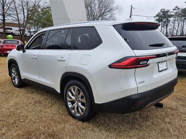 Used 2024 Toyota Grand Highlander Limited image 11