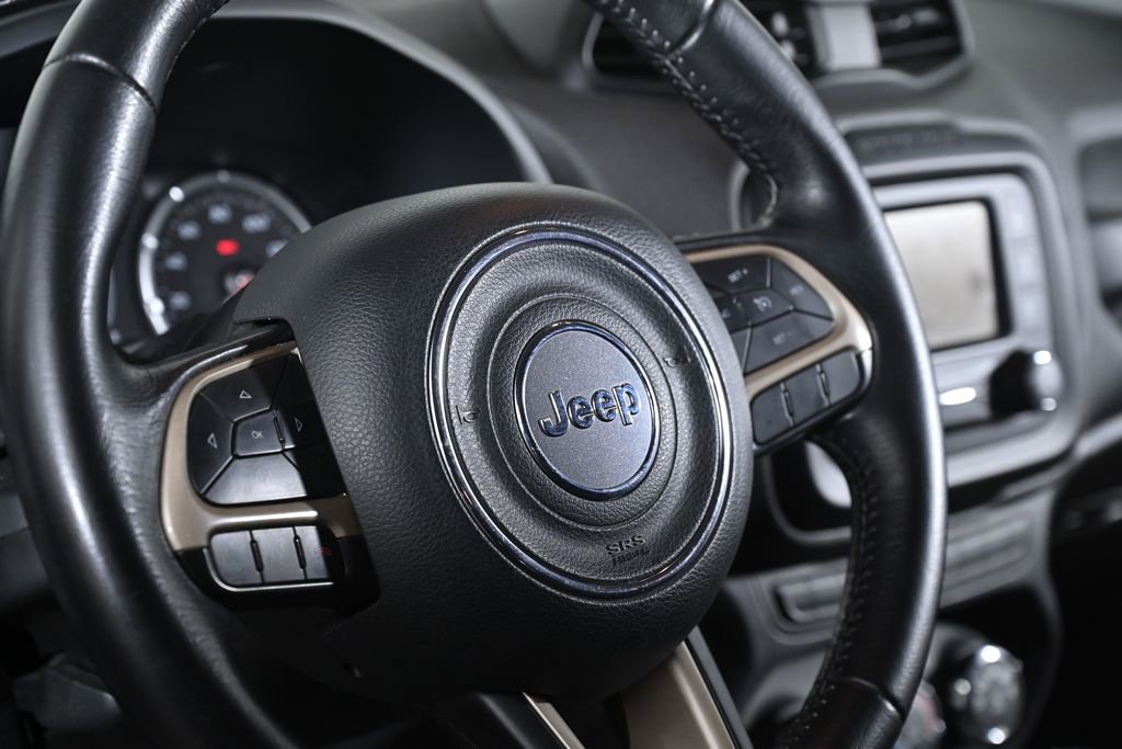 Used 2015 Jeep Renegade Latitude image 12