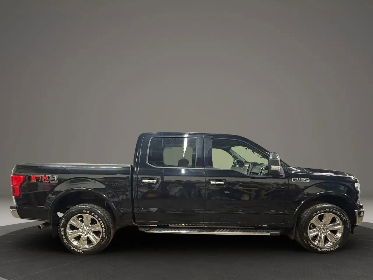 Used 2018 Ford F150 Lariat w/ Equipment Group 502A Luxury AWD/4WD image 6