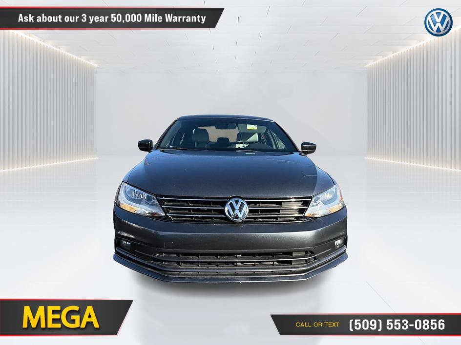 Used 2015 Volkswagen Jetta Sport FWD image 2