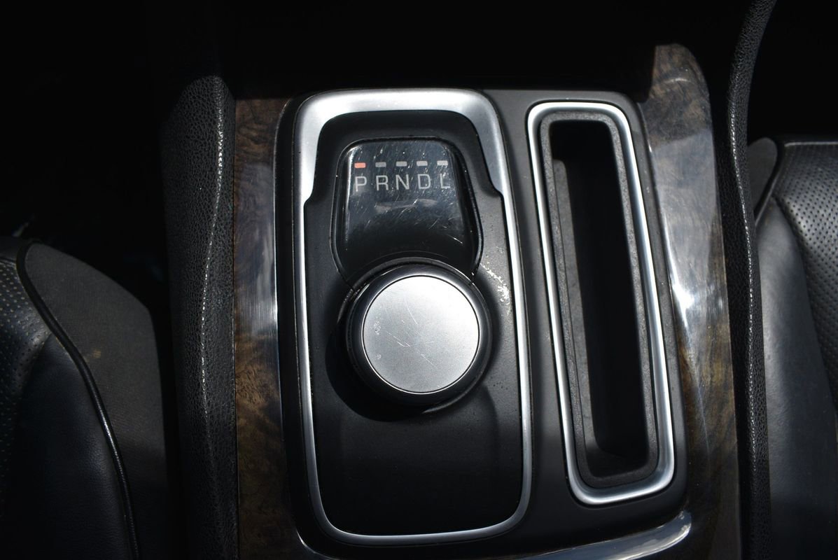 Used 2018 Chrysler 300 Limited image 19