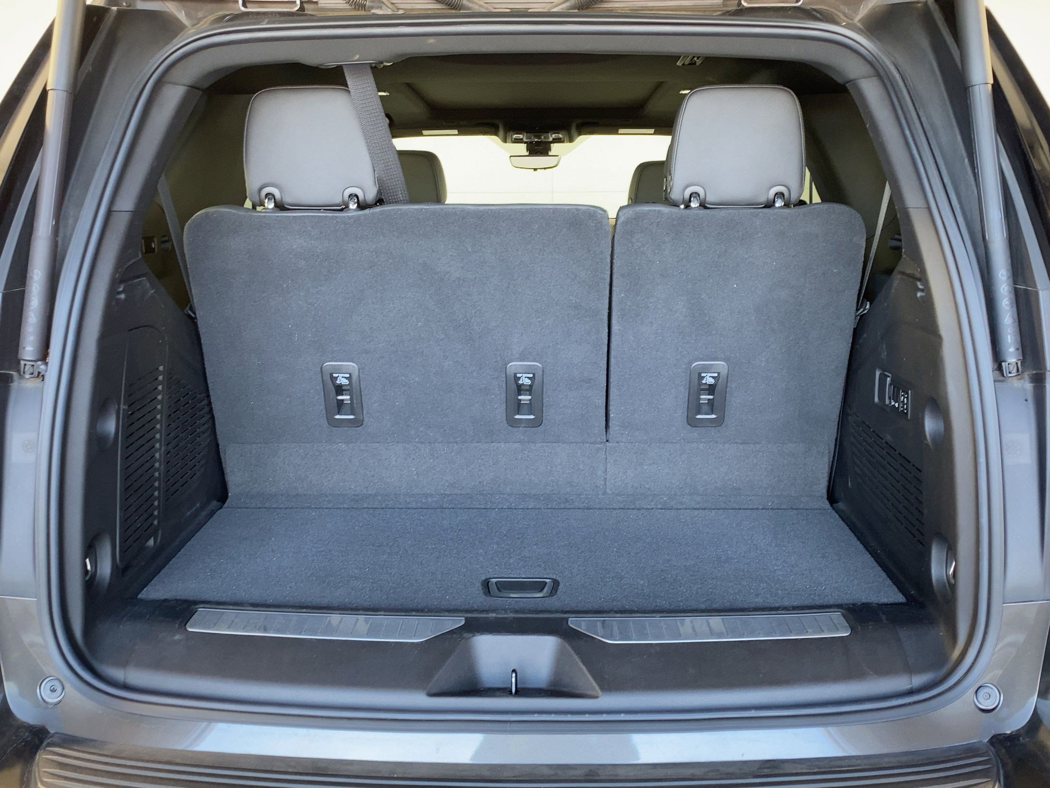 Used 2021 GMC Yukon Denali w/ Denali Premium Package image 31