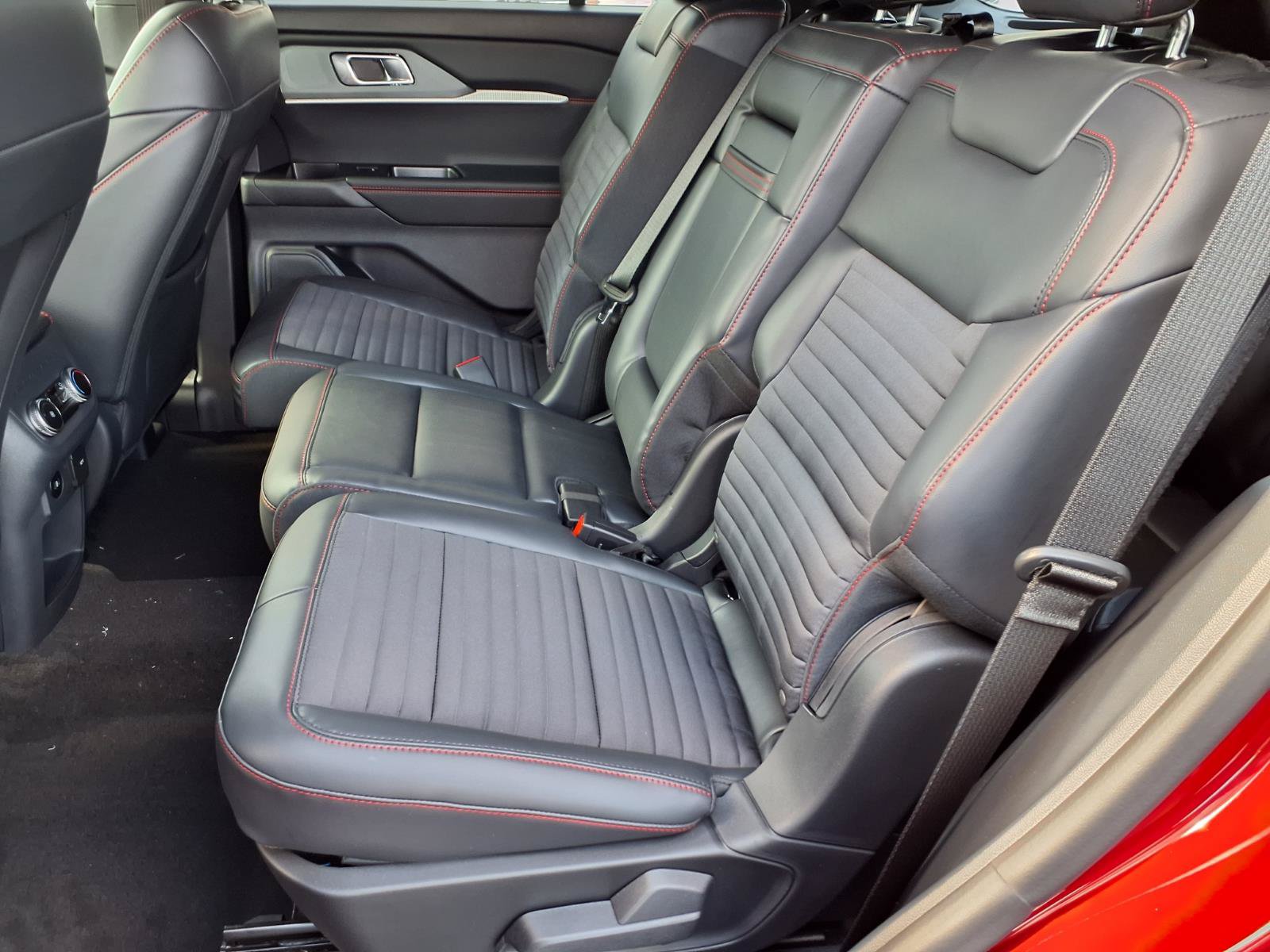 New 2027 Ford Explorer ST-Line RWD image 8