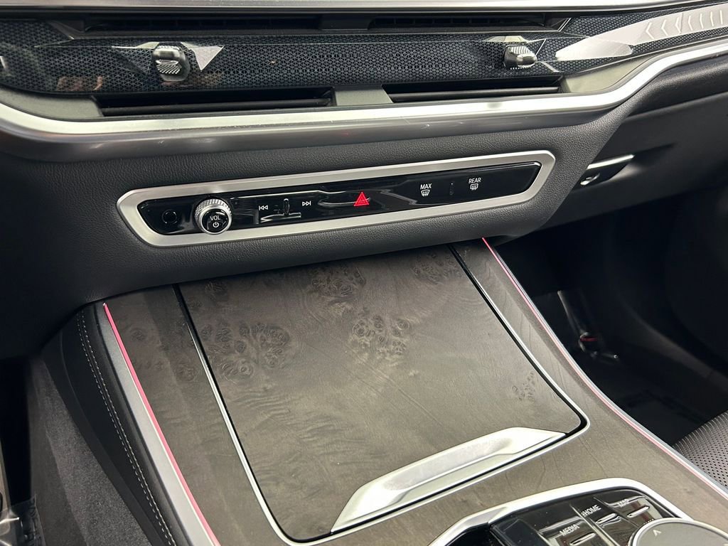 Used 2024 BMW X5 sDrive40i w/ M Sport Package image 21