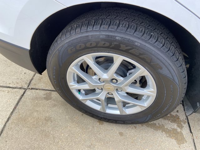 Used 2023 Chevrolet Equinox LS image 30