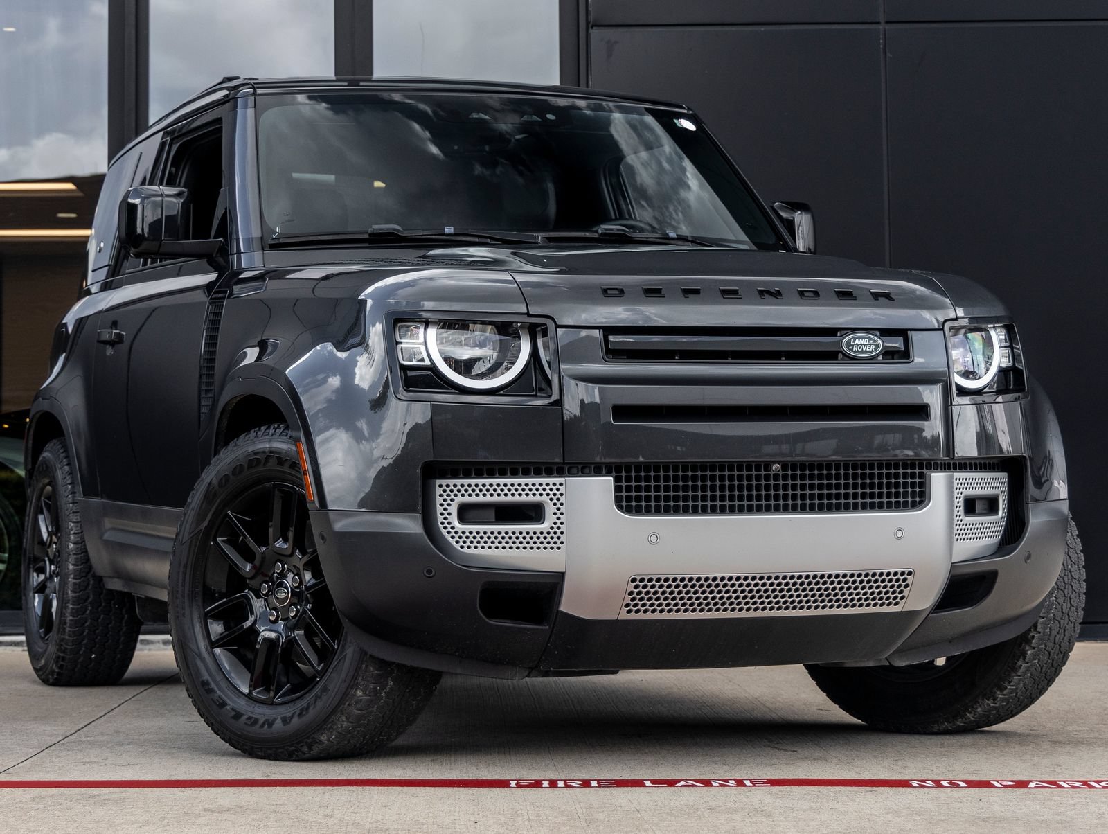 Used 2023 Land Rover Defender 90 S AWD/4WD image 2