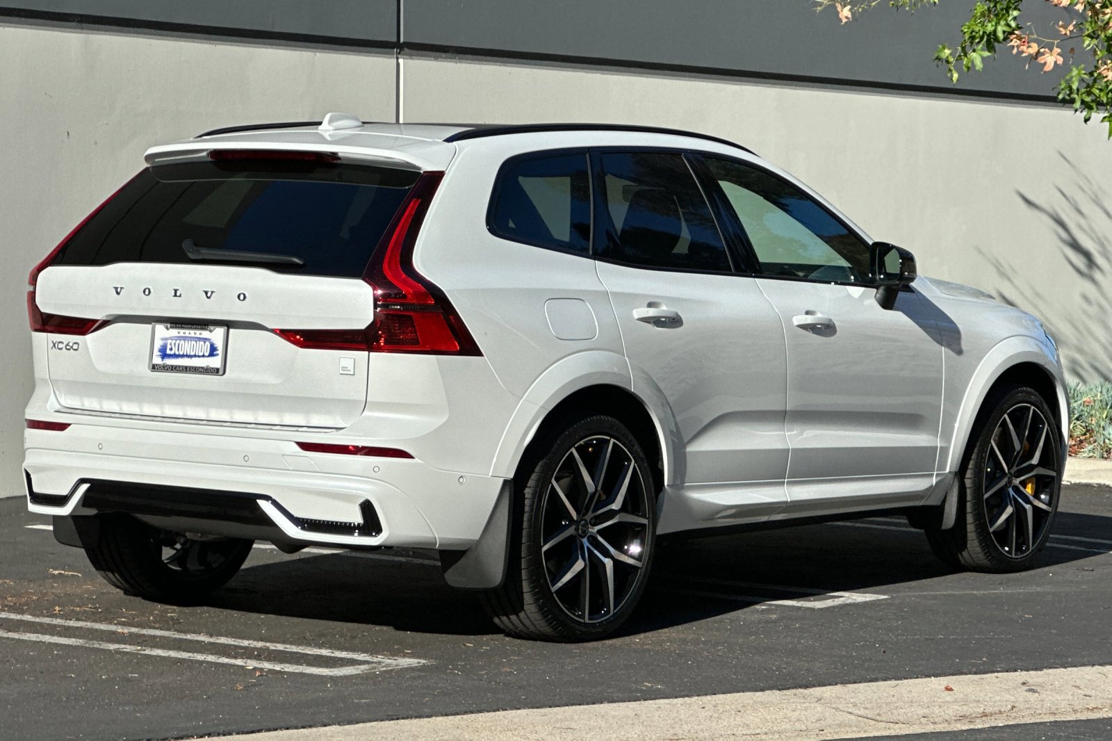 New 2026 Volvo XC60 T8 Polestar image 5