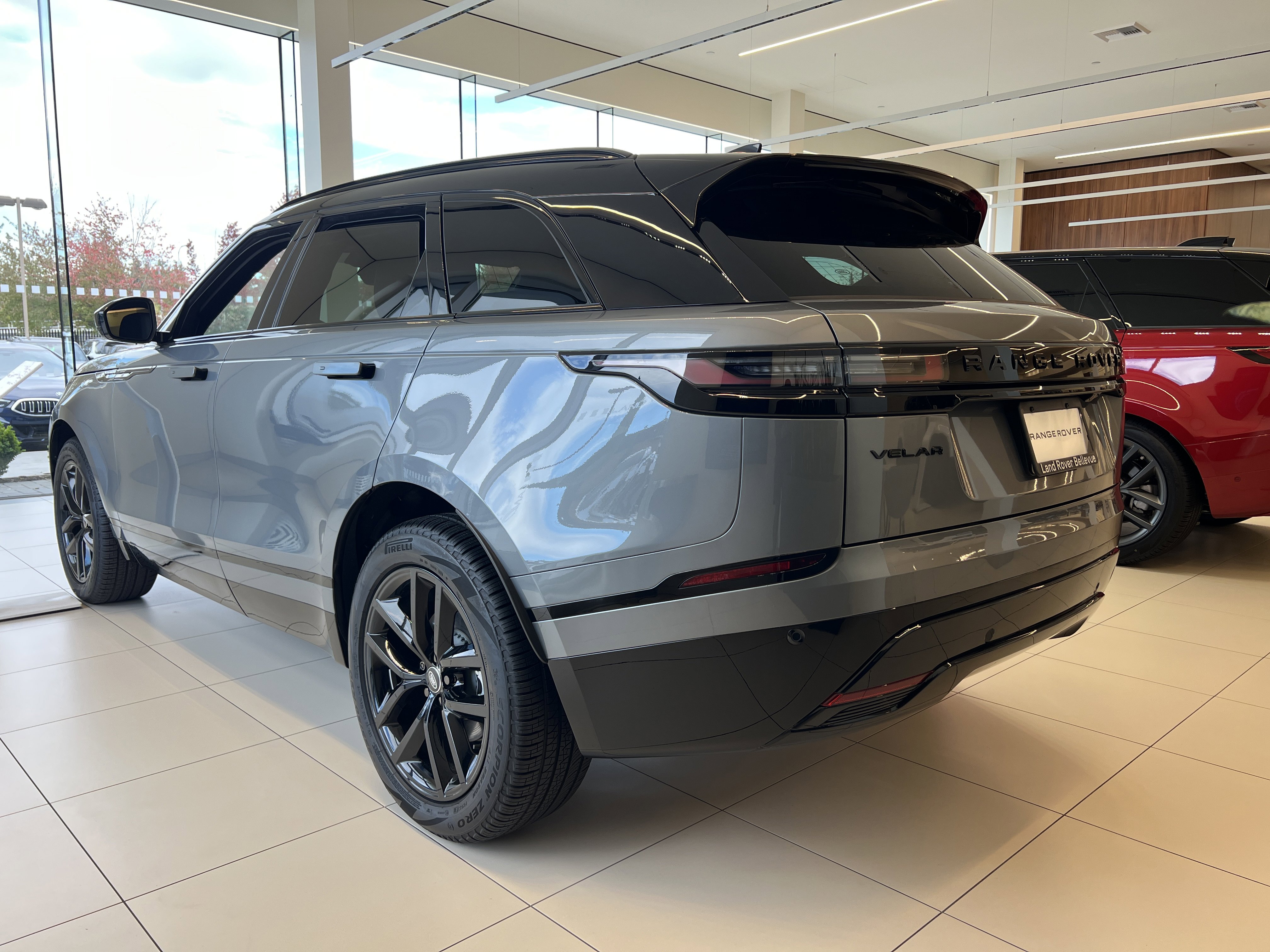 New 2025 Land Rover Range Rover Velar Dynamic SE AWD/4WD image 26