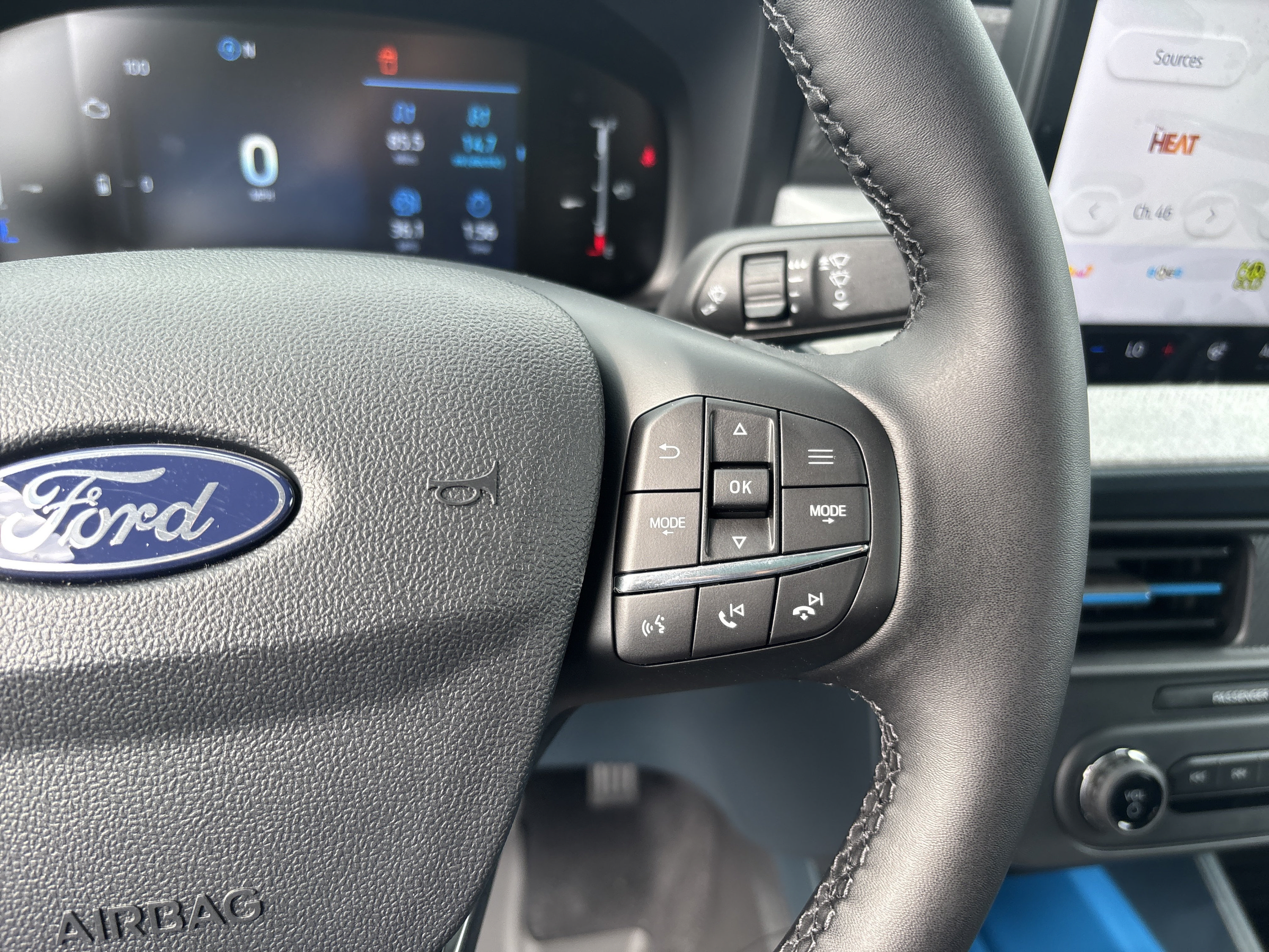 New 2026 Ford Maverick XLT w/ XLT Luxury Package FWD image 12