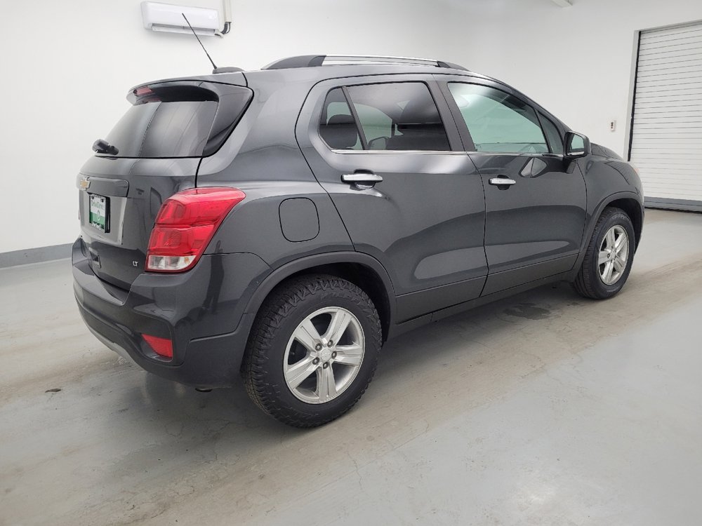 Used 2019 Chevrolet Trax LT w/ Sun & Sound Package FWD image 10