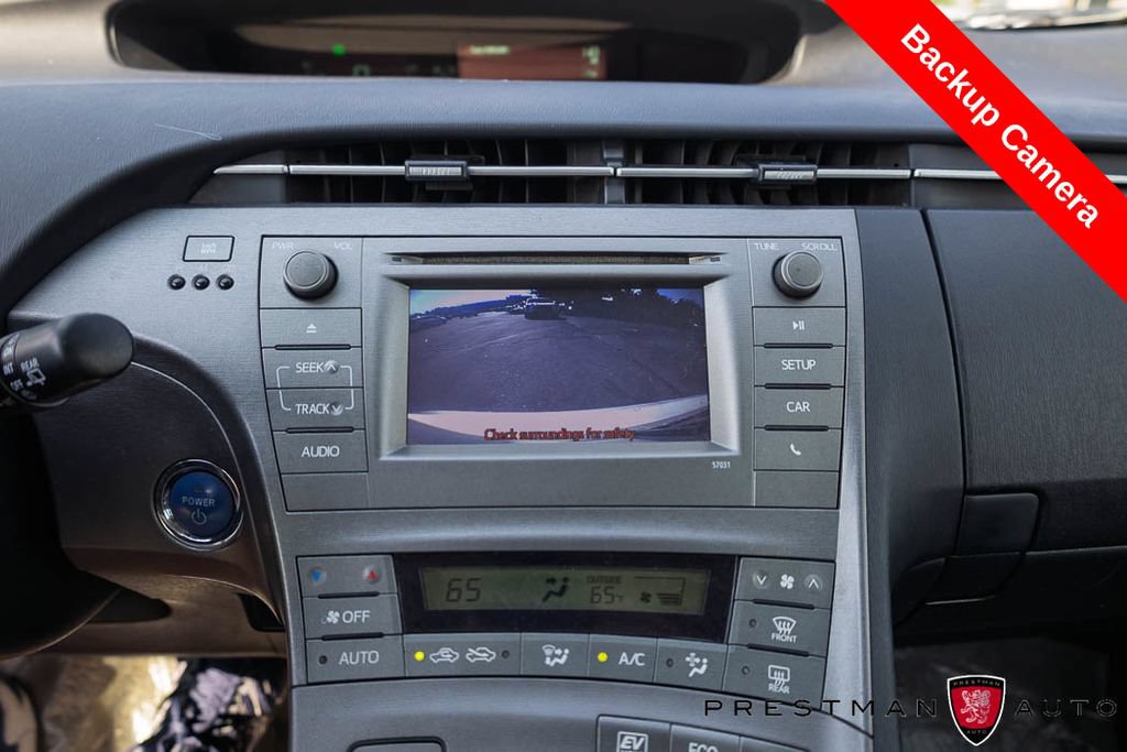 Used 2015 Toyota Prius Two FWD image 4
