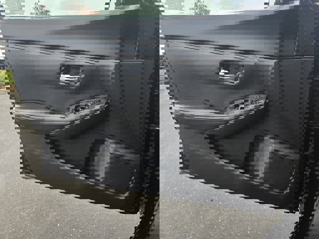 Used 2023 Nissan Sentra SV FWD image 18