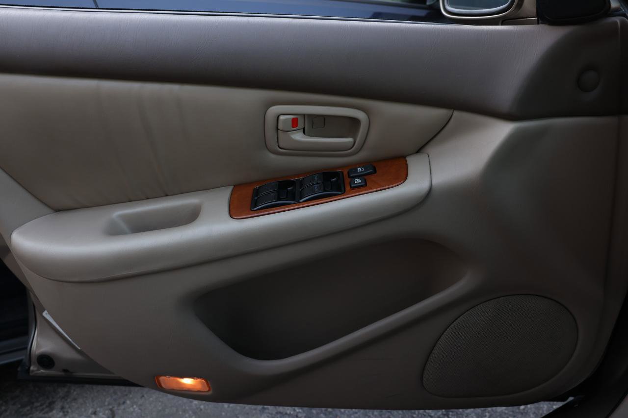 Used 2000 Lexus ES 330 image 34