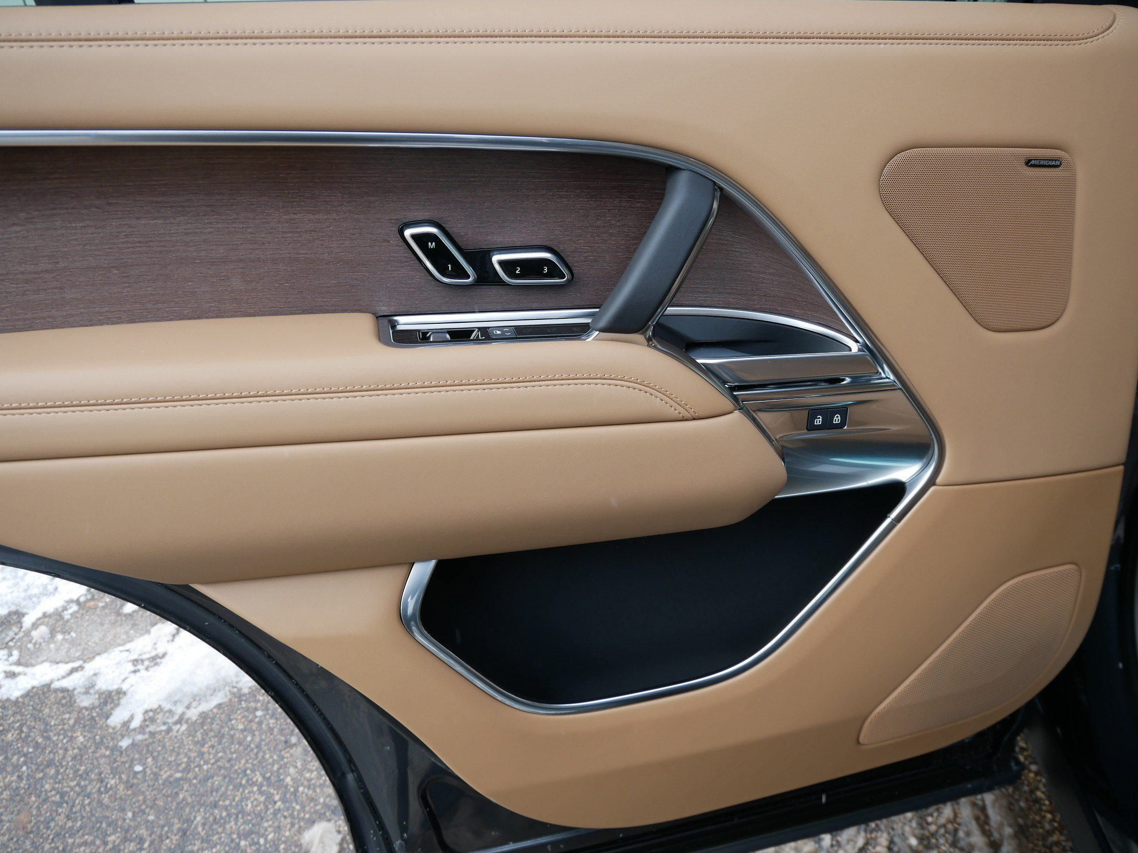 New 2025 Land Rover Range Rover Long Wheelbase SE image 6