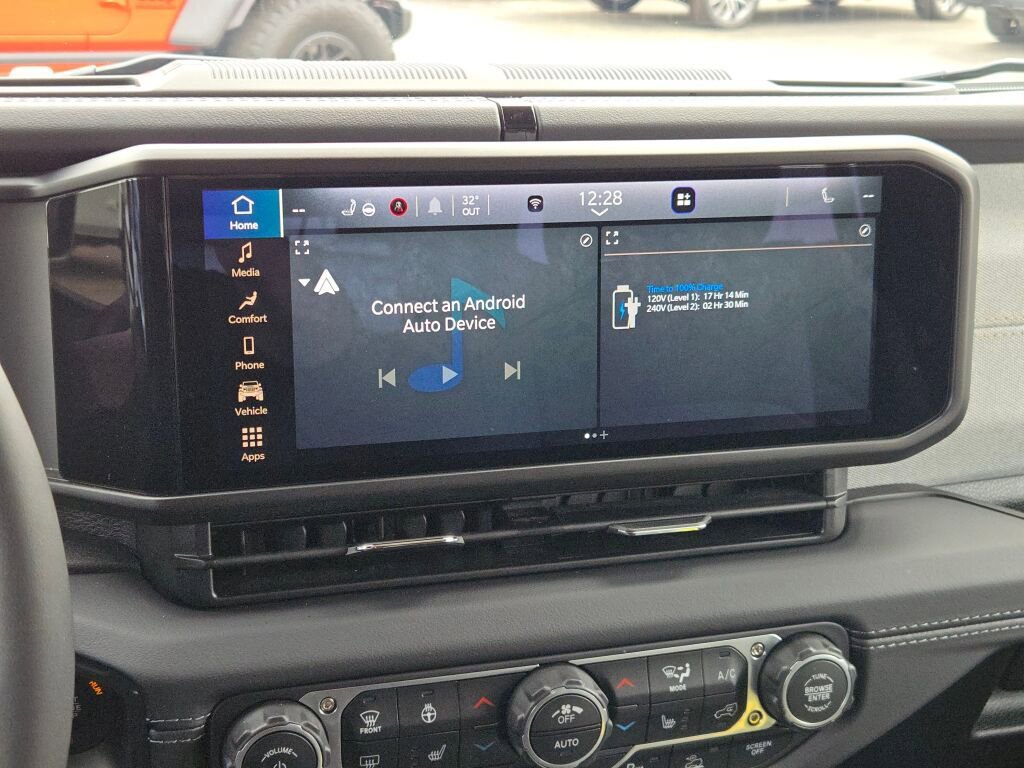 Certified 2025 Jeep Wrangler Unlimited Sahara w/ Safety Group image 22