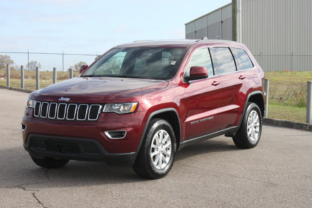 Used 2022 Jeep Grand Cherokee Laredo X RWD image 2