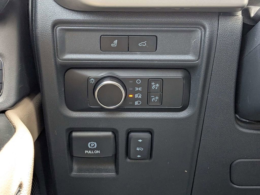 Used 2024 Ford Expedition XLT RWD image 21