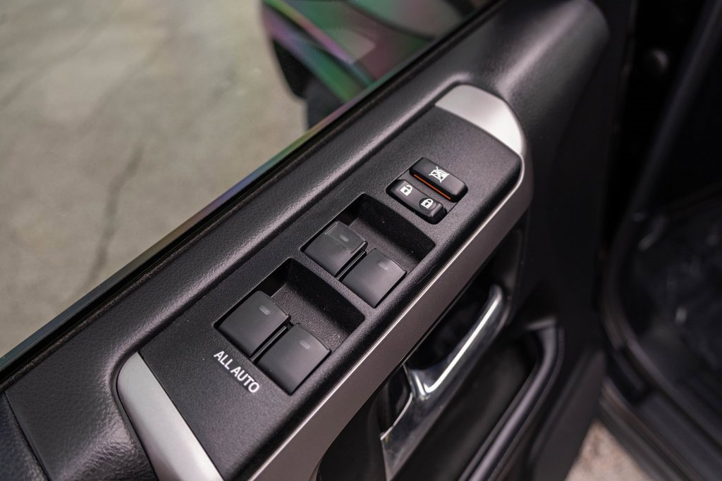 Used 2022 Toyota 4Runner SR5 Premium image 11