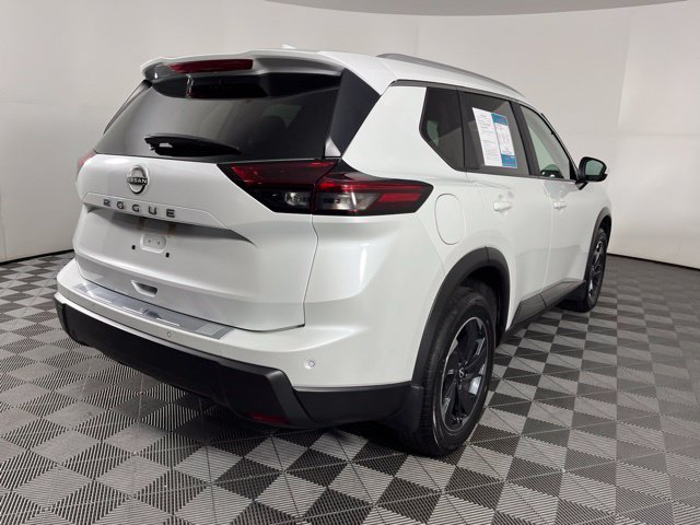 Used 2025 Nissan Rogue SV w/ SV Premium Package FWD image 12