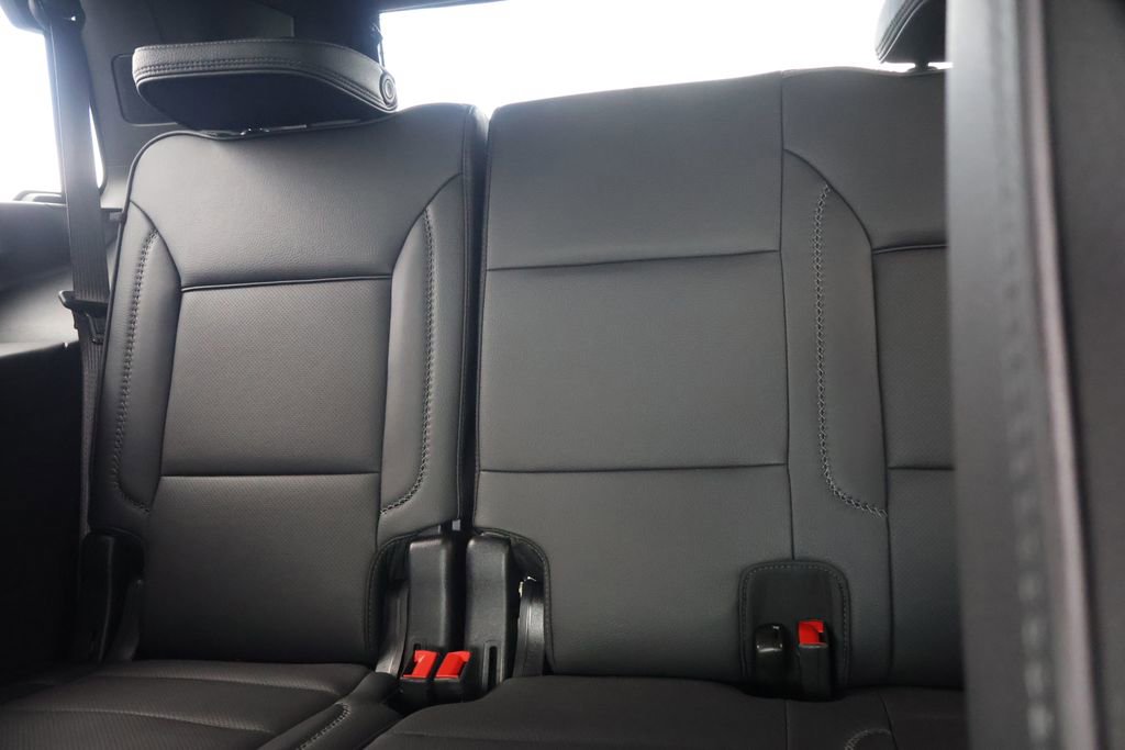 Used 2025 GMC Yukon Denali AWD/4WD image 34
