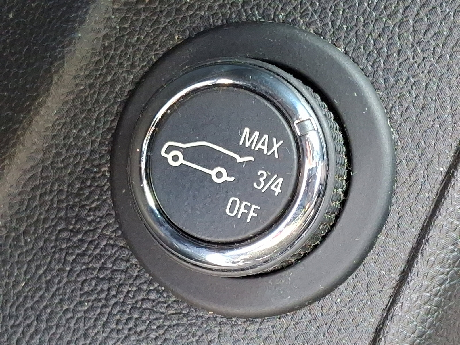 Used 2022 Chevrolet Traverse LT image 25