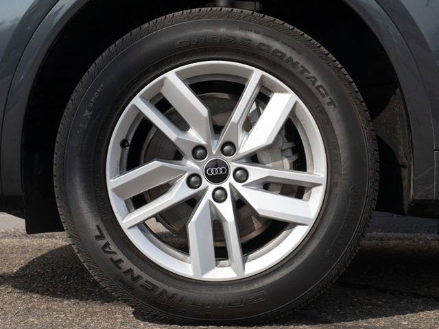 Used 2023 Audi Q5 2.0T Premium w/ Convenience Package image 12