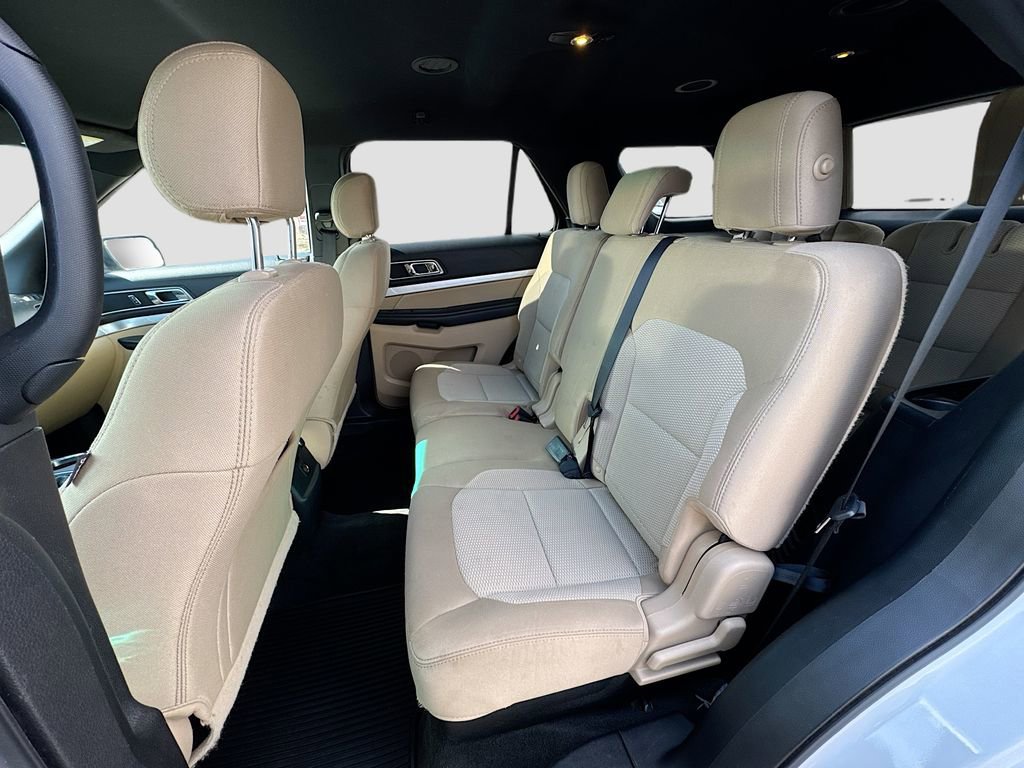 Used 2016 Ford Explorer XLT image 19