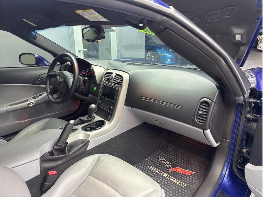 Used 2005 Chevrolet Corvette Coupe w/ Preferred Equipment Group image 20