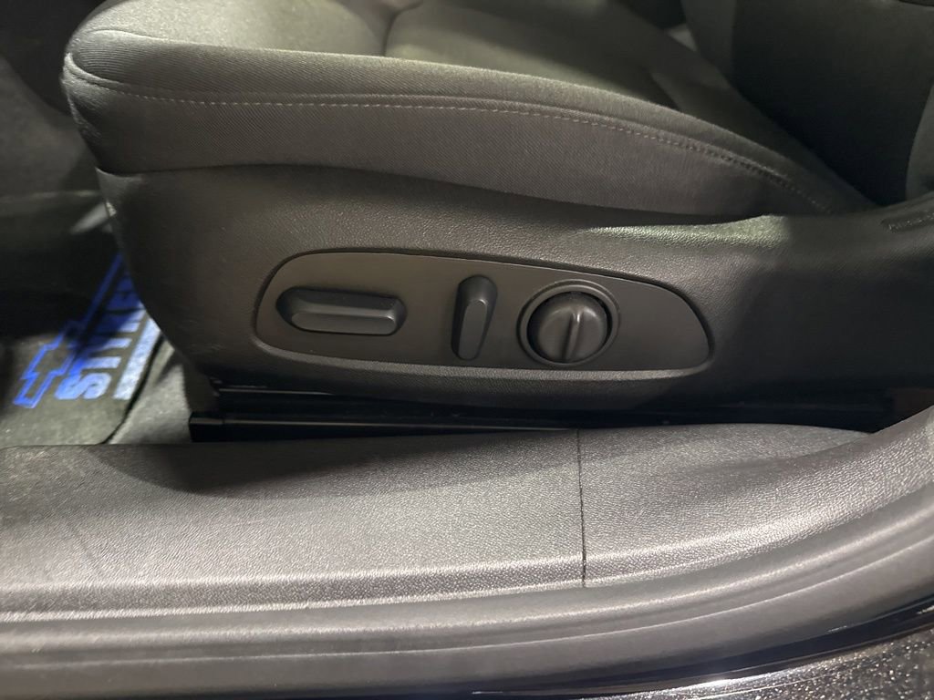 Used 2024 Chevrolet Malibu LT FWD image 16