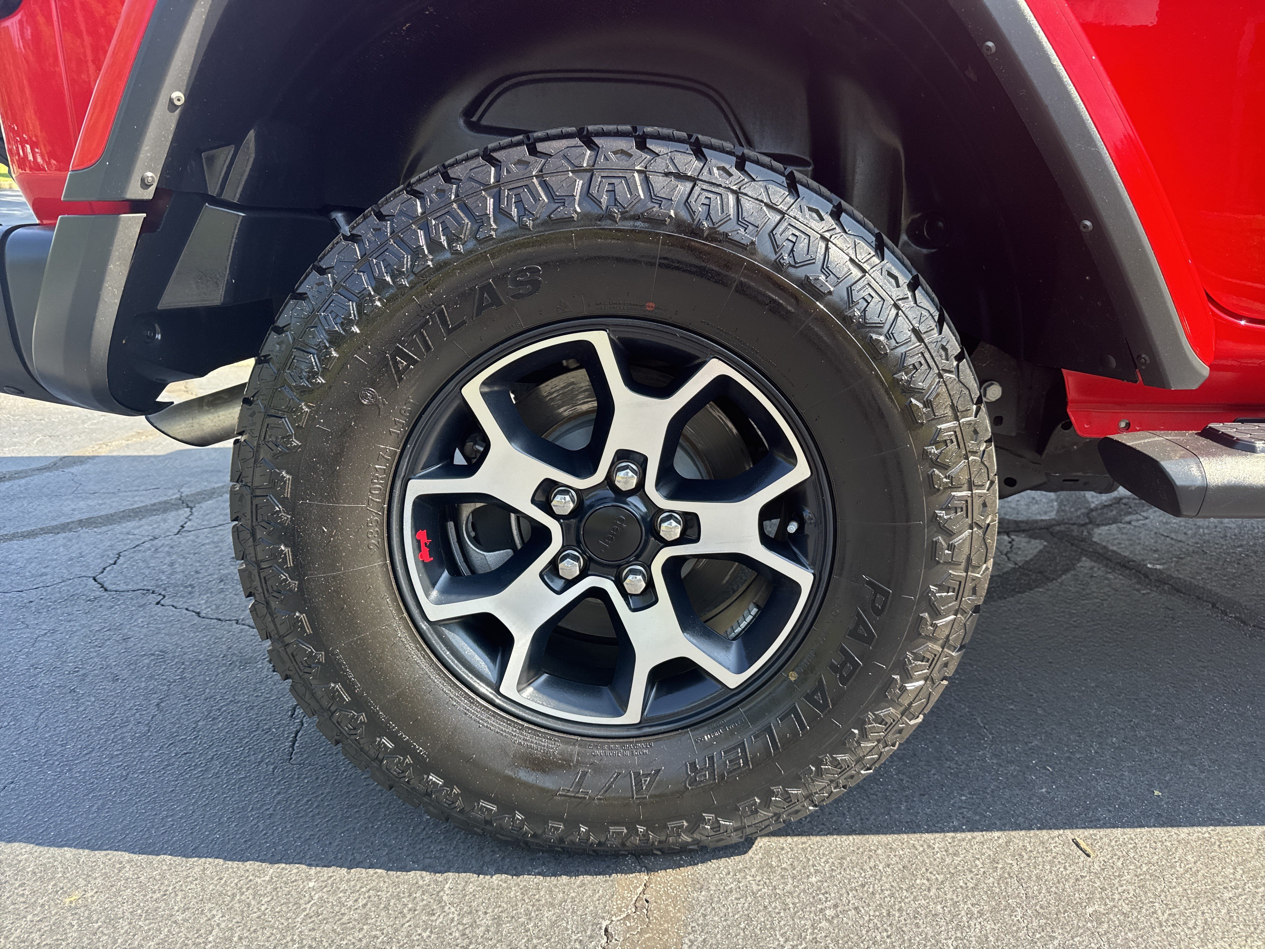 Used 2022 Jeep Wrangler Unlimited Rubicon w/ Steel Bumper Group AWD/4WD image 17