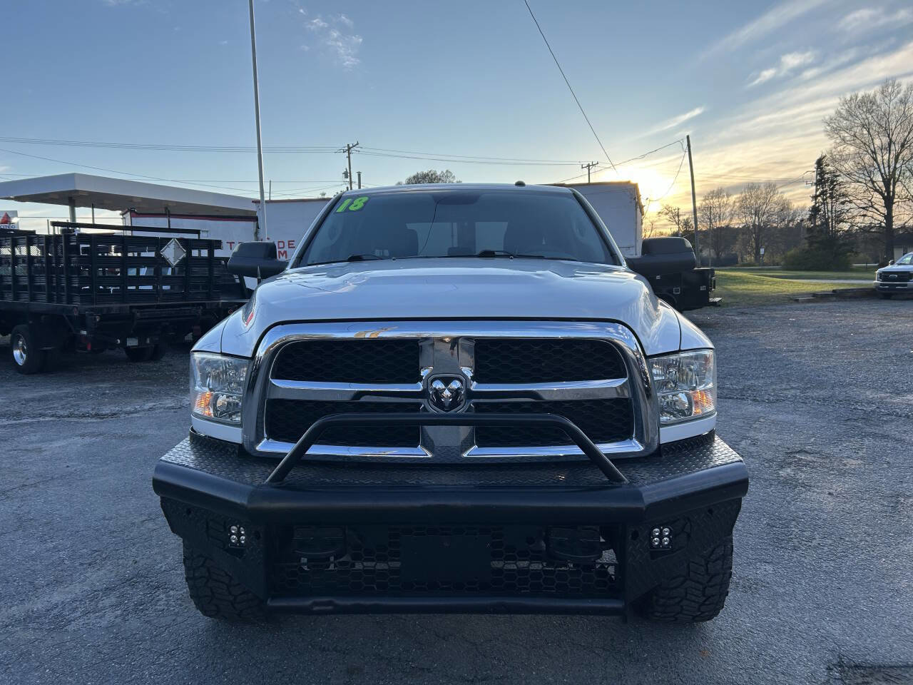 Used 2018 RAM 2500 Tradesman w/ Chrome Appearance Group image 3