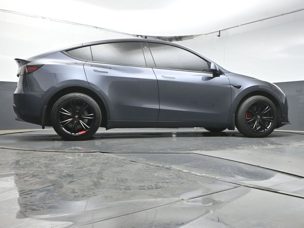 Used 2023 Tesla Model Y Long Range image 32